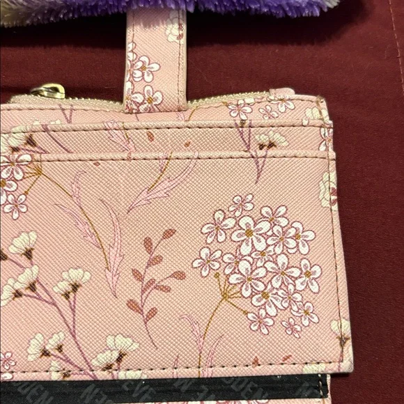 Steve Madden Pink Floral Women's Card Holder - Picture 6 of 7